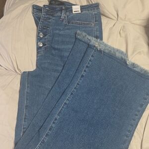 Judy Blue Frayed Hem Cropped Jeans